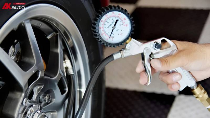 Bơm lốp ô tô 4 chỗ đủ cân để đảm bảo an toàn khi vận hành