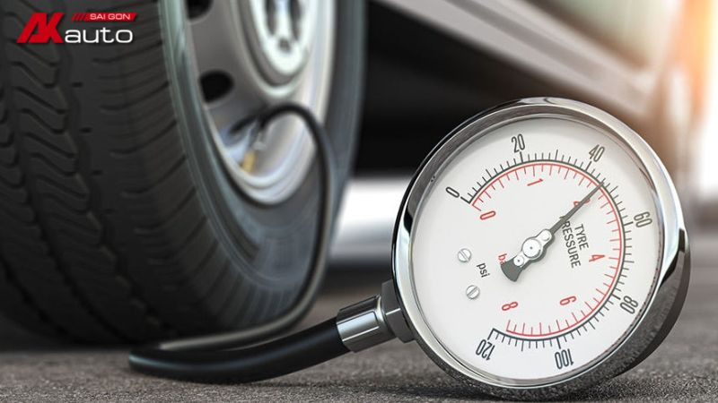 Áp suất chuẩn giúp xe bám đường tốt, phanh ổn định và ngăn ngừa nổ lốp khi di chuyển