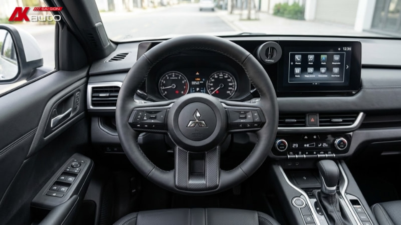 Khâu vô lăng Mitsubishi Destinator giúp nội thất xe đẹp hơn