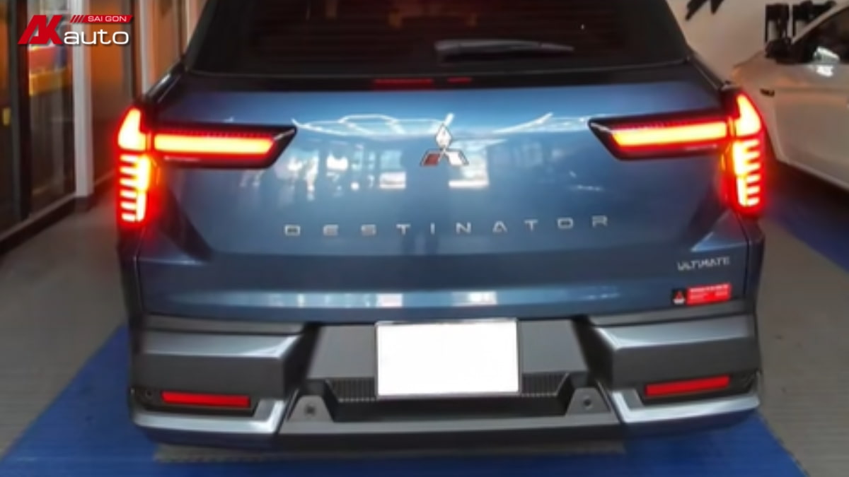 Module xi nhan mở rộng Destinator giúp xe phía sau dễ nhận biết khi chuyển làn