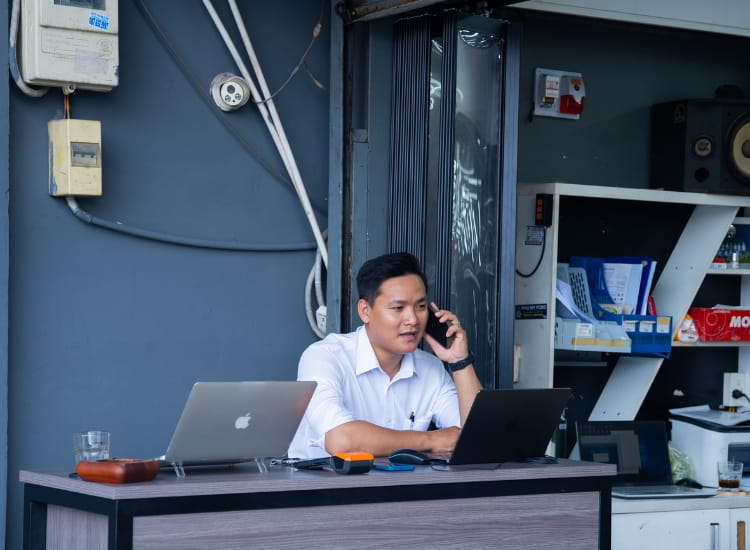 AKauto tiếp nhận nhu cầu của quý chủ xe và hỗ trợ giao hàng nhanh chóng